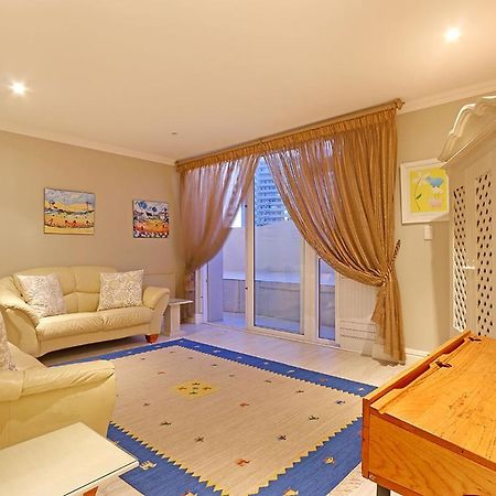 Bayview 30 By Hostagents Villa Bloubergstrand Luaran gambar