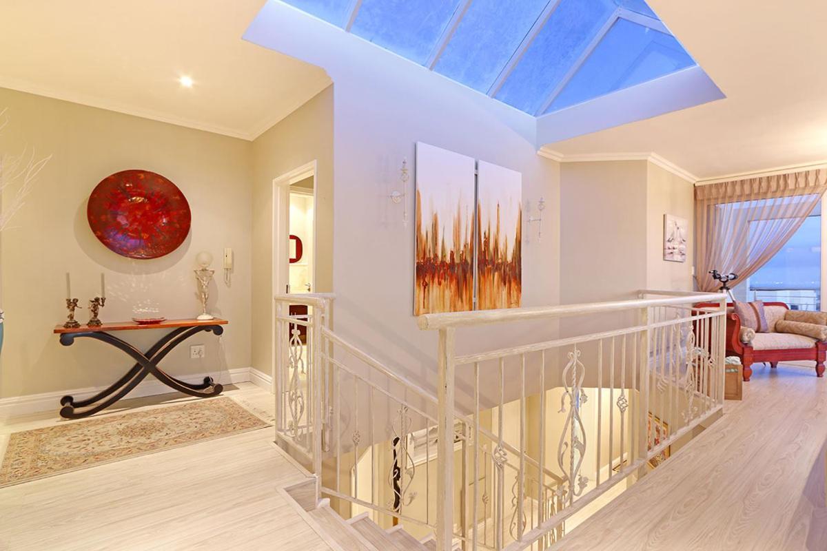 Bayview 30 By Hostagents Villa Bloubergstrand Luaran gambar