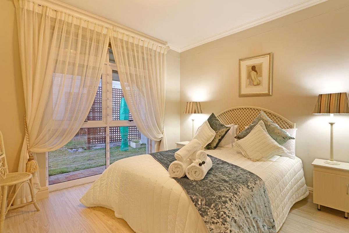 Bayview 30 By Hostagents Villa Bloubergstrand Luaran gambar
