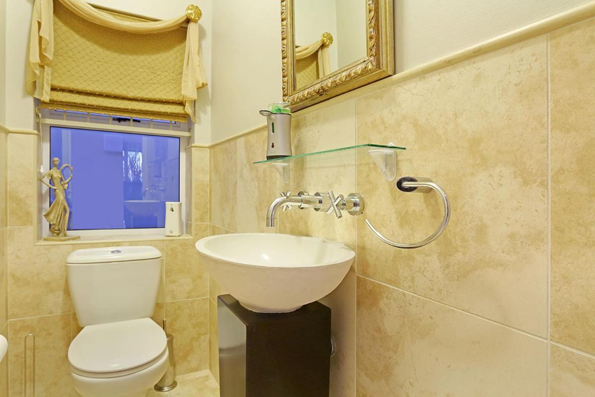 Bayview 30 By Hostagents Villa Bloubergstrand Luaran gambar