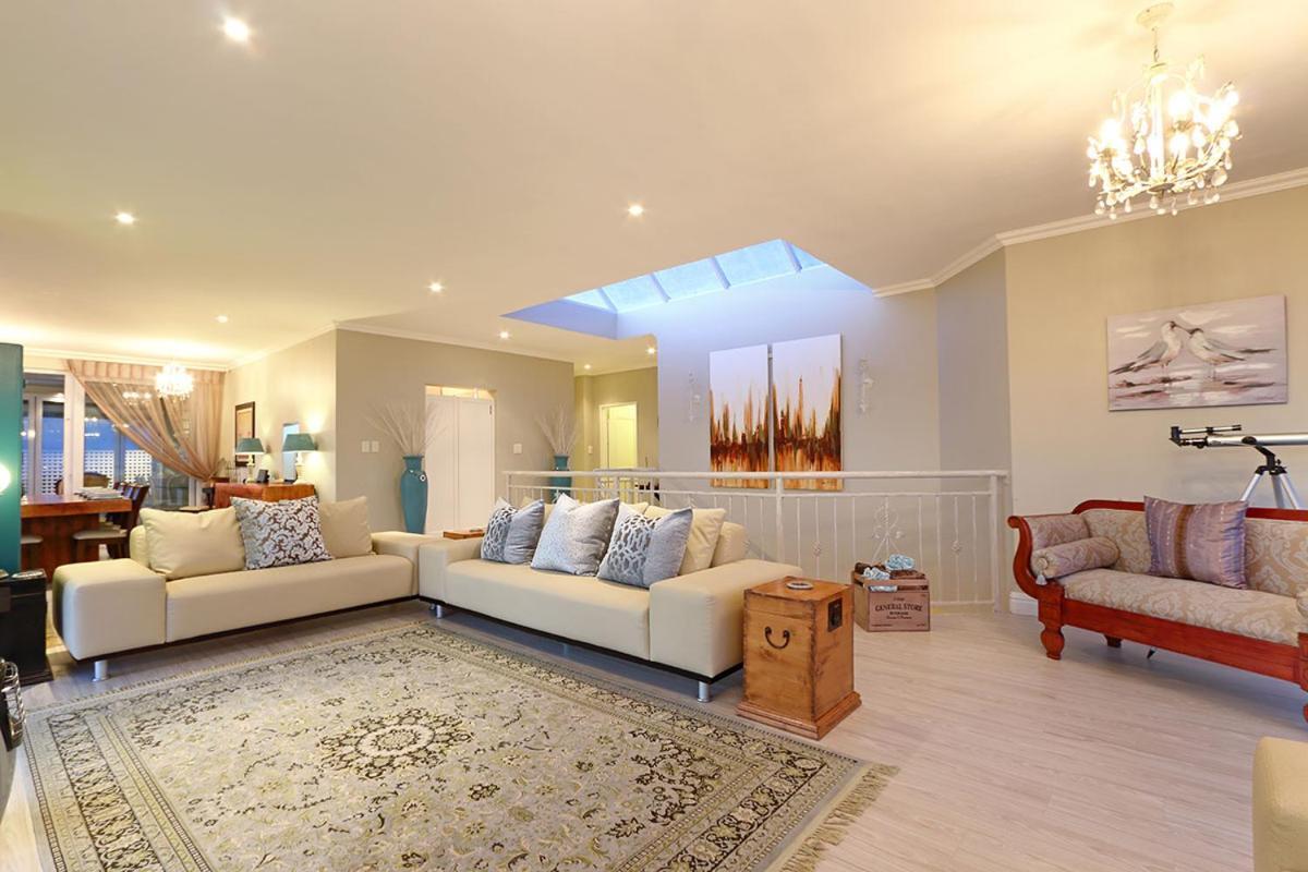 Bayview 30 By Hostagents Villa Bloubergstrand Luaran gambar